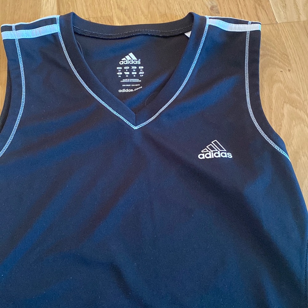 Adidas very lightly used super comfy and flattering